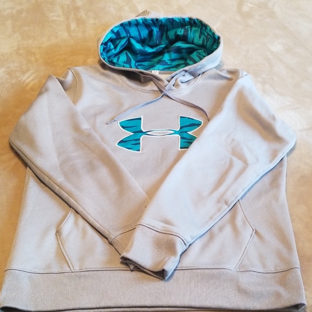 Womens Under Armour sweatshirt